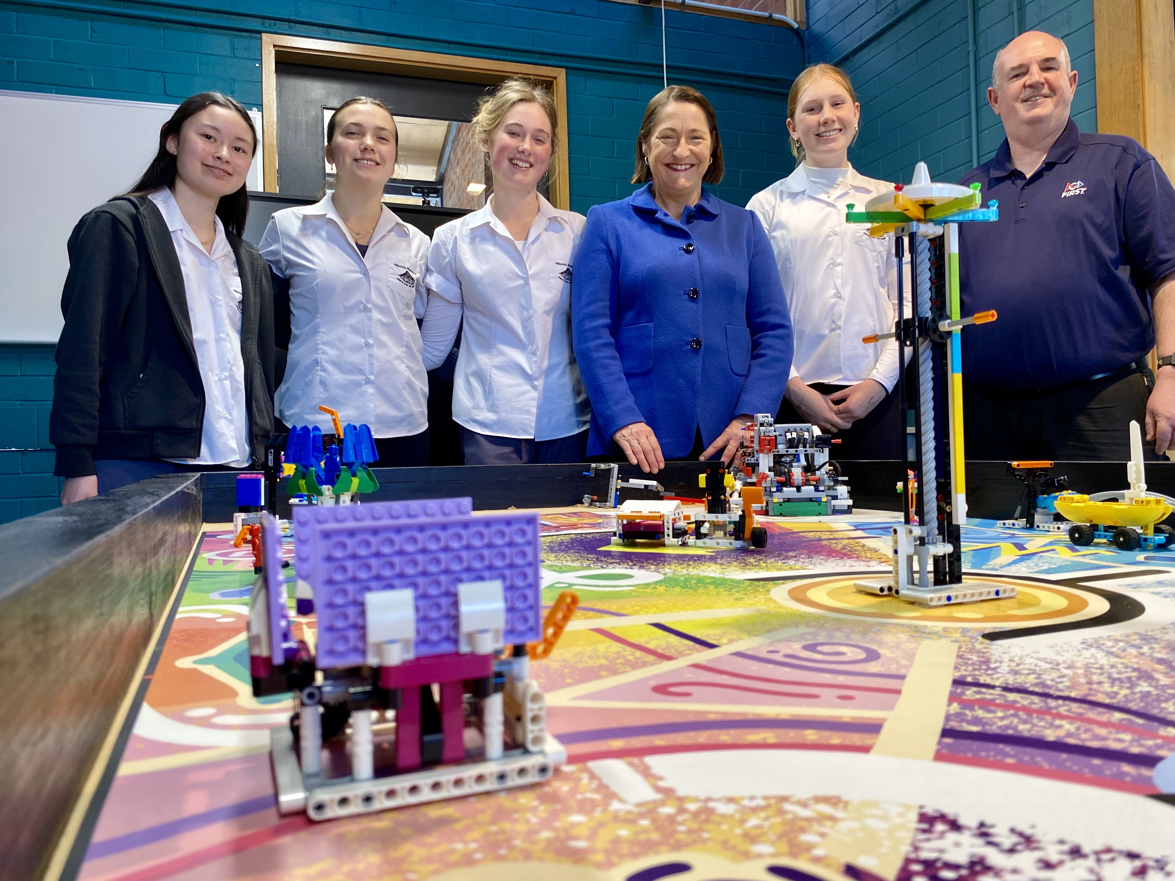 MEDIA RELEASE: Ulladulla girls smashing stereotypes in robotics realm Main Image